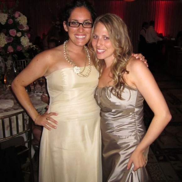 Vera Wang gown - Picture 7 of 7